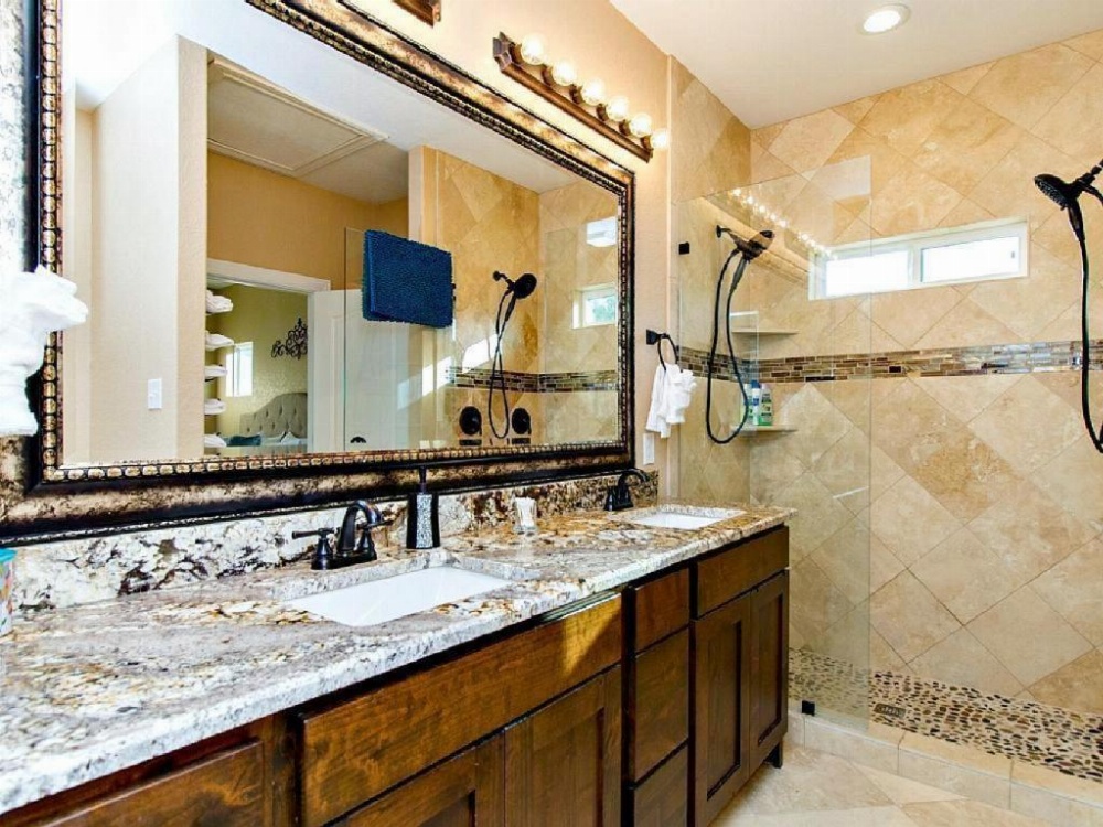 Wine Down Lake Escape Home Image 11
